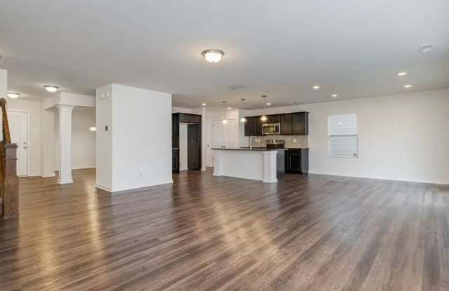 4 Bedroom Single Family Home in Charlotte - 3725 Brandie Glen Road, Charlotte, NC 28269