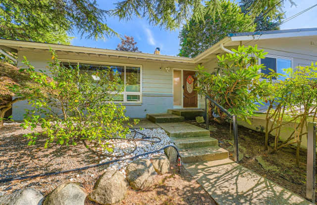 Beautiful Modern House Near Lake Hills and Phantom Lake photos photos
