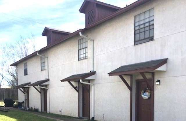 554 DUKEWAY - 554 Dukeway Drive, Universal City, TX 78148