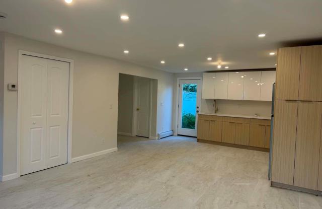 60 Schneider Avenue Gallery 1