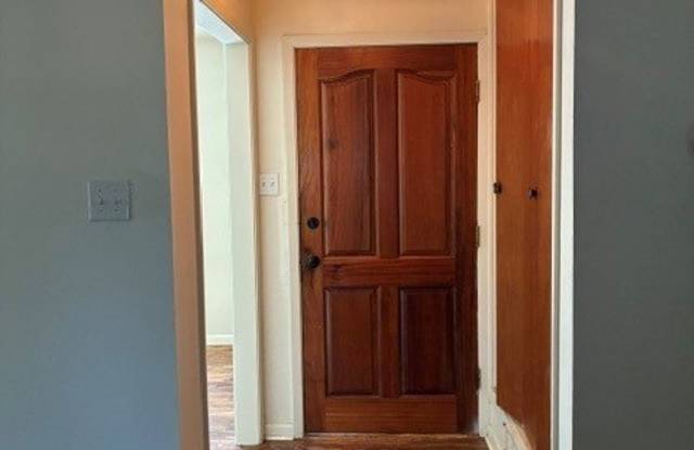 1003 Hall Avenue Gallery 3