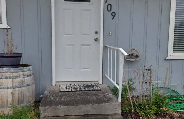 1/2 OFF OCTOBER RENT - House with Garage  Fenced Yard photos photos 1/2 OFF OCTOBER RENT - House with Garage  Fenced Yard photos photos