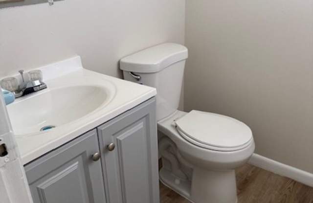 3/1.5 Home in Babson Park Gallery 4
