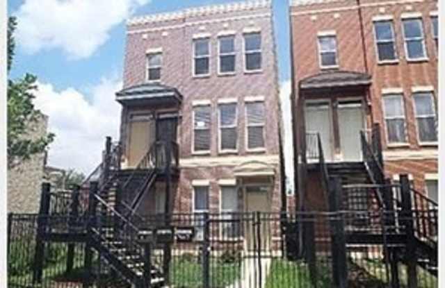 2122 W. Madison Gallery 1