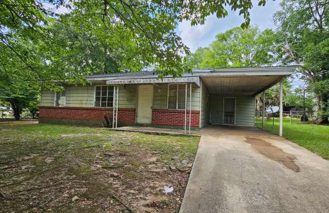 Nice Home with Fenced Yard photos photos