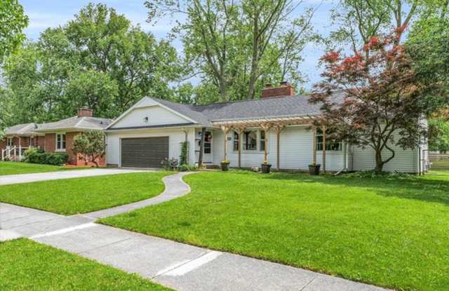 Renovated Ranch home in Champaign - AVAILABLE AUGUST photos photos