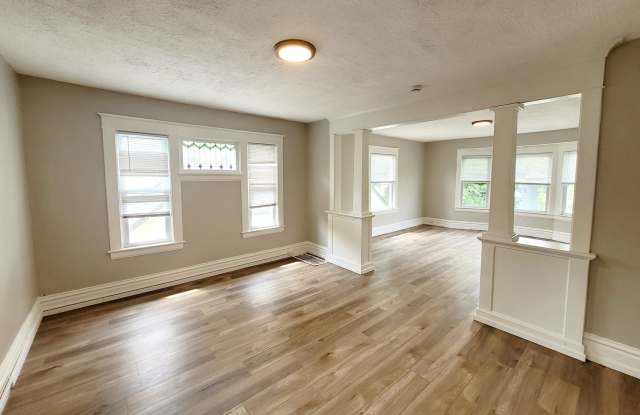 400 Grant Street Southwest - 2 photos photos 400 Grant Street Southwest - 2 photos photos