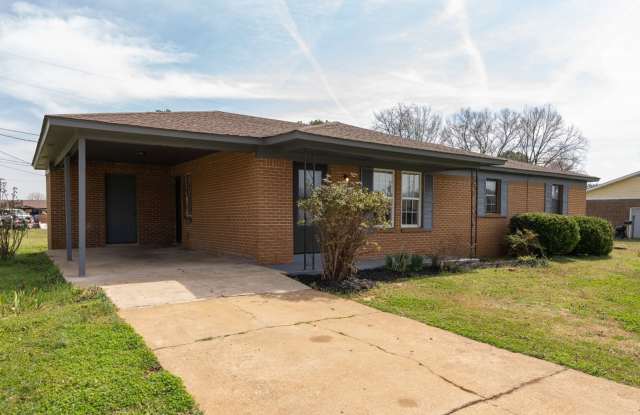 Hot Listing in Athens – 4 Beds, Granite Counters  More! photos photos