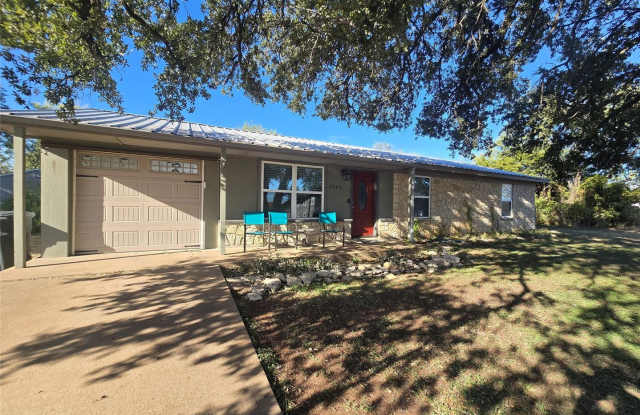 Cozy home in quiet neighborhood - 2008 Rockview Drive, Hood County, TX 76049