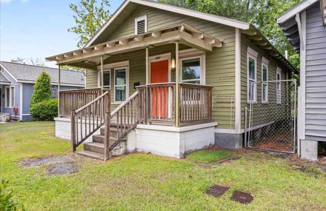 Savannah Eastside Home | 2 Bed 1 Bath | Remodeled Kitchen | In-Unit W/D | Private Driveway photos photos