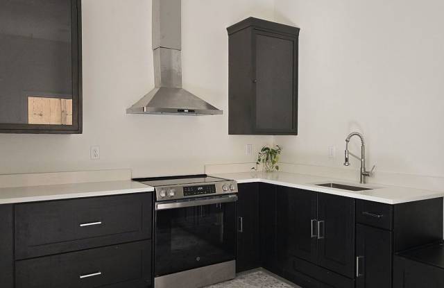 Unit A on 63rd St. Gallery 4