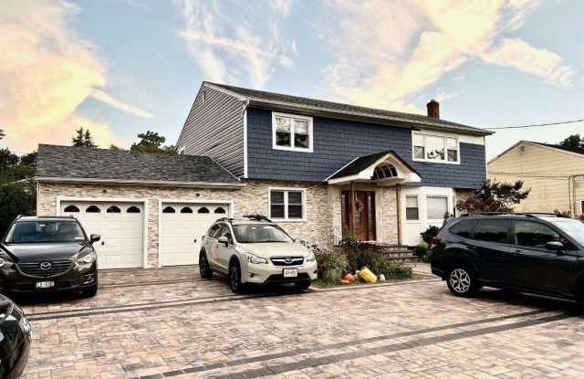 421 Pulaski Road - 421 Pulaski Road, East Northport, NY 11731