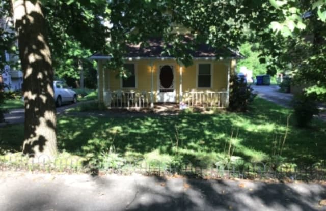 915 Walker Ave SE - 915 Walker Avenue Southeast, Atlanta, GA 30316