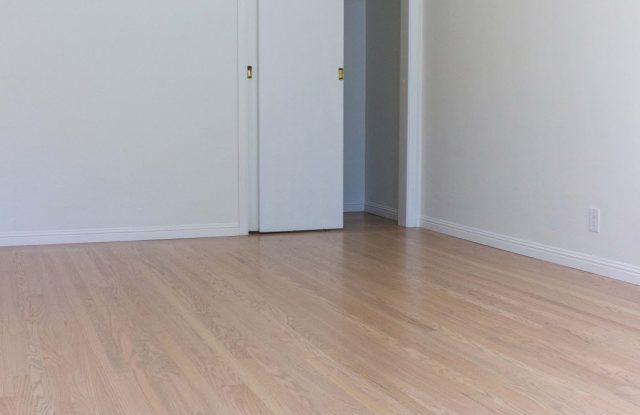 251 Texas Street Gallery 4