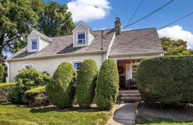 30 Goldenrod Avenue - 30 Goldenrod Avenue, Franklin Square, NY 11010