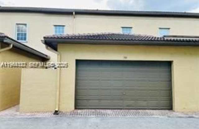 535 SW 146th Ter photos photos