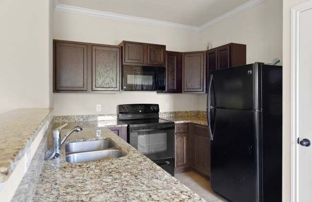 Beautiful 3 bedroom townhome located in Northeast San Antonio! Gallery 3