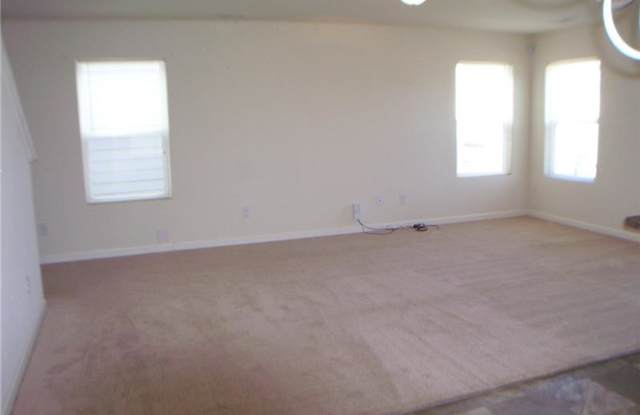 1570 LEONARD Street Gallery 4