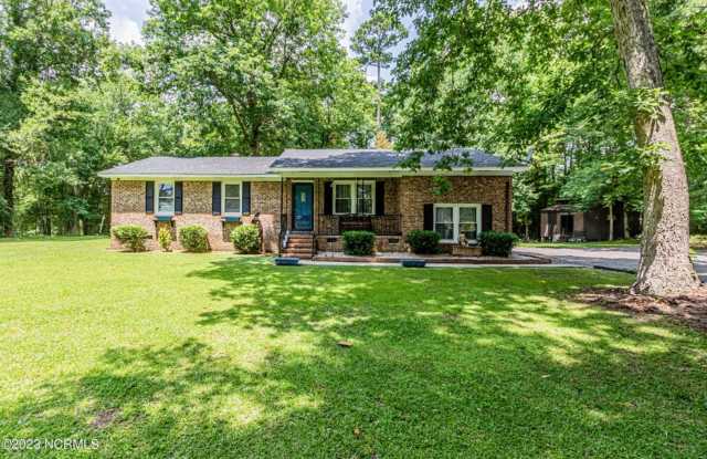 Charming Brick Ranch with Updated Kitchen & Private Backyard! Gallery 3