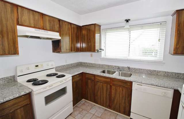15735 Briarstead Drive Gallery 3