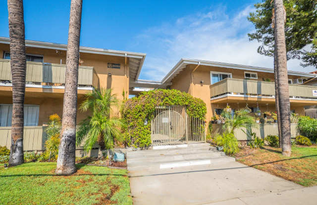 20353 Saticoy St. photos photos