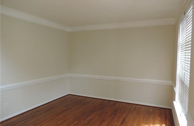 6220 Rosebriar Lane Gallery 2