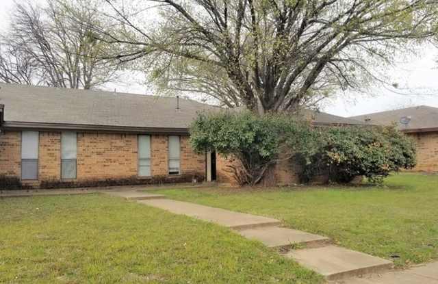 4407 Menzer Road - 4407 Menzer Rd, Fort Worth, TX 76103