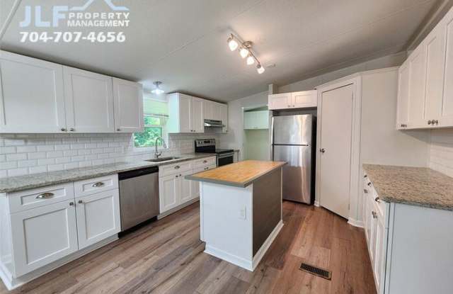 1225 Bostwood Lane photos photos