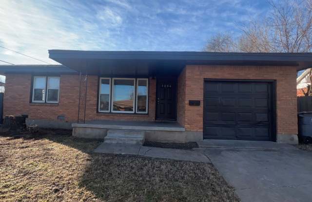 1204 NW Carroll- AVAILABLE NOW!! - 1204 Northwest Carroll Drive, Lawton, OK 73507