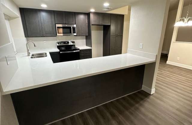Remodeled 3 Bedroom! photos photos