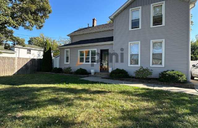 511 W Goldsborough St - 511 West Goldsborough Street, Crown Point, IN 46307