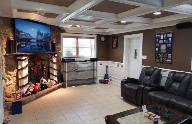 9403 Clancy Dr Gallery 1