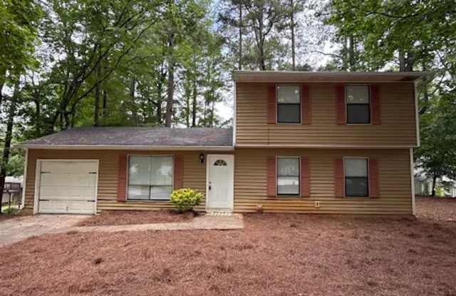 Beautiful 4BR/2BA home nestled in a quiet Ellenwood GA photos photos