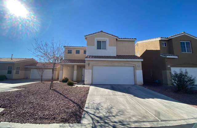 2 Story, 3 bedroom, 2.5 bathroom home in Silverado Ranch photos photos