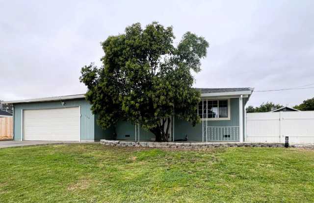 Charming 3 bedroom 2 bath home in Red Bluff Gallery 1