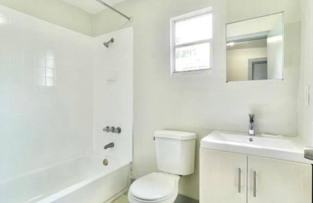 Cozy 4/2 House In Quiet Neighborhood Gallery 3