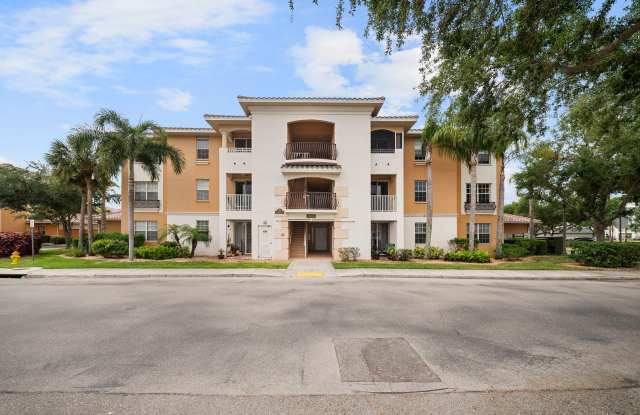 Beautiful 2 bedroom 2 bath condo in Cape coral New lvp flooring photos photos