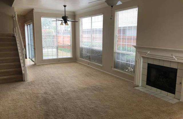 636 Raintree Circle Gallery 4