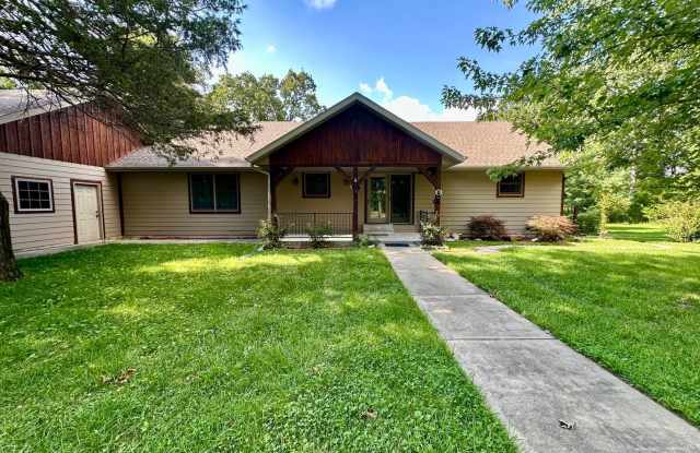 3 bed 2 bath Home in Fordland with 5 acres and a shop photos photos