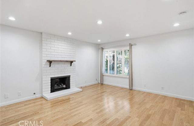 17617 Fremont Street Gallery 2