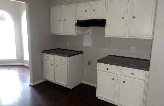 22514 Spence Park Court Gallery 4