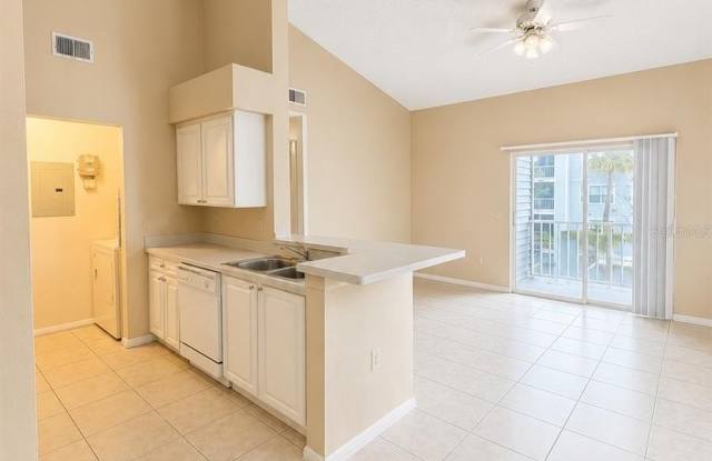1218 BERMUDA LAKES Lane Gallery 2