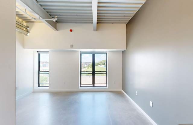 418 East Grand Gallery 4