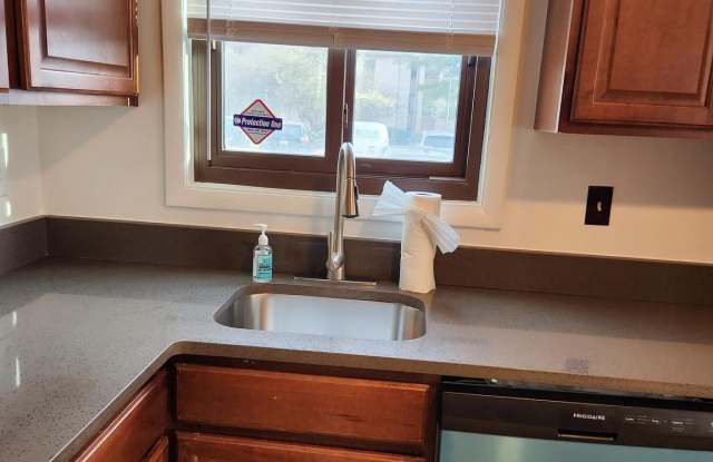 6946 HANOVER PARKWAY Gallery 3