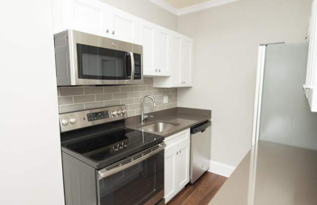 815 Lakeside Pl. Gallery 4