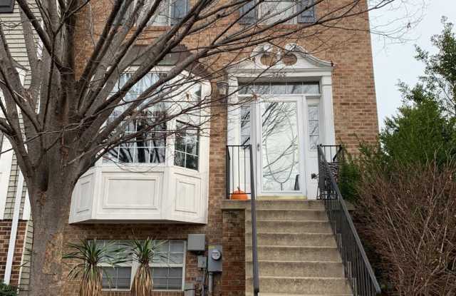 COMING SOON - Large End Unit Townhouse in Crofton Village! Gallery 3