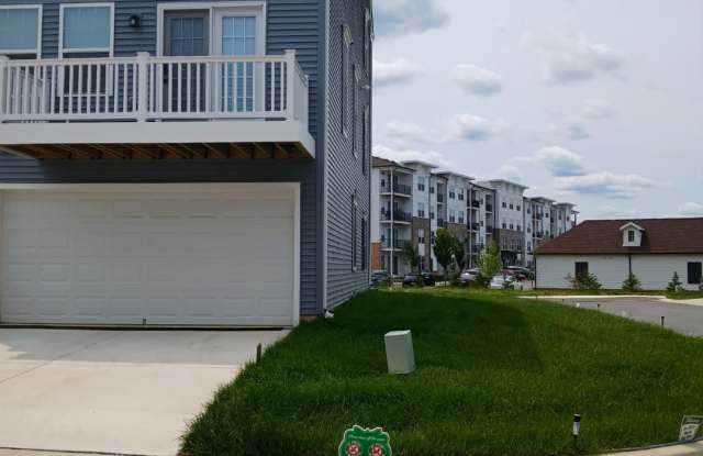 16201 Picasso Aly photos photos