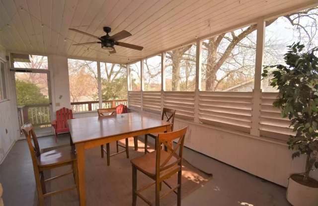 "Hoosier Daddy"- This fully furnished, turn-key, 6bd/2ba house photos photos