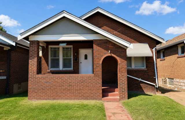 Single Family Home on Hampton Ave! photos photos