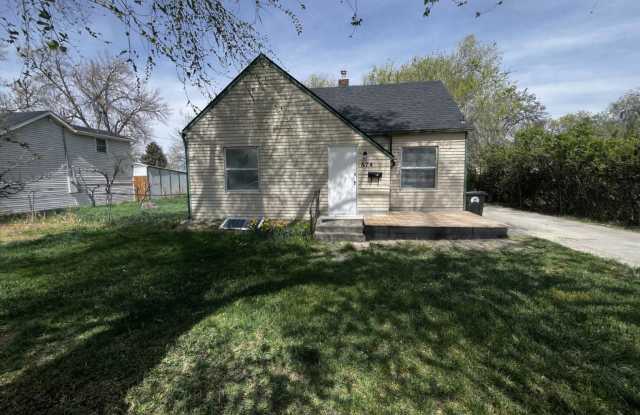 Updated 3-Bedroom 1.5 Bathroom Home with Fenced Yard photos photos